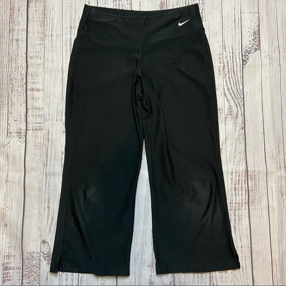 Nike Wide Leg Black Capri. Size Small. - Picture 2 of 11